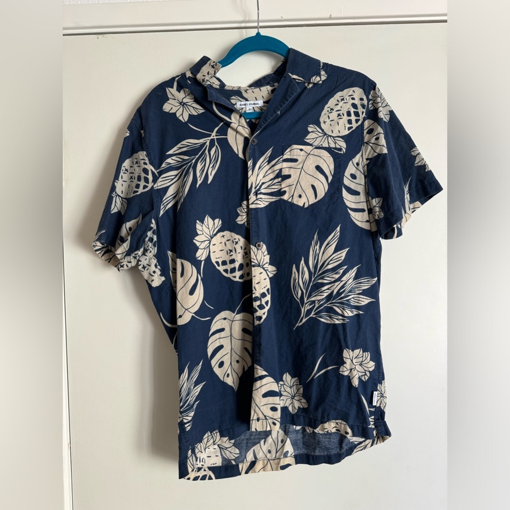 Medium Banks Journal button down.